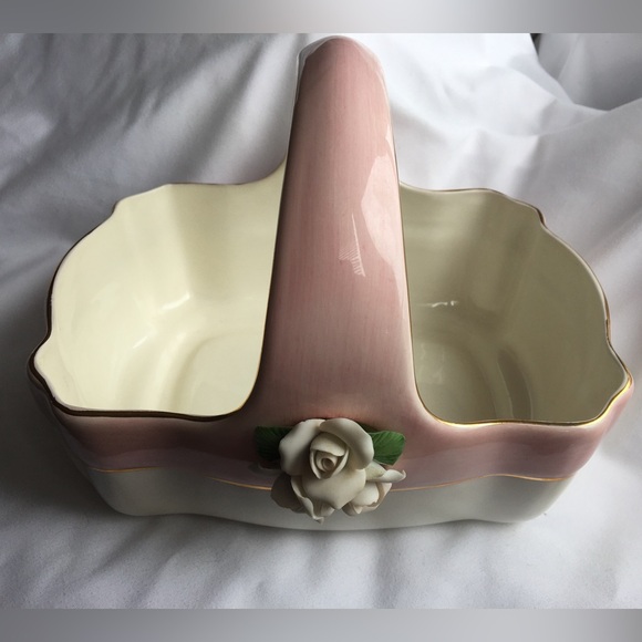 2/$20 Beautiful Ceramic Gift Basket Self Care Towel Holder Planter - Picture 12 of 15